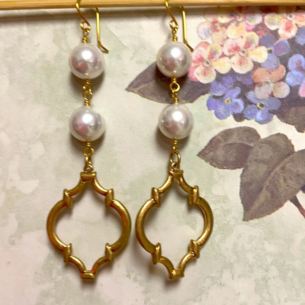 NEW LONG chunky pearl gold quatrefoil statement - Picture 3 of 8